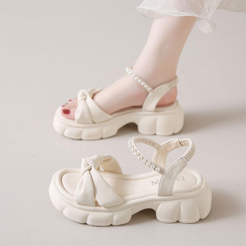 Stepping On Shit Sandals Women's Summer Wear High-end 2025 New French Fairy Wind Soft Sole Non-slip Fashion Sandals
