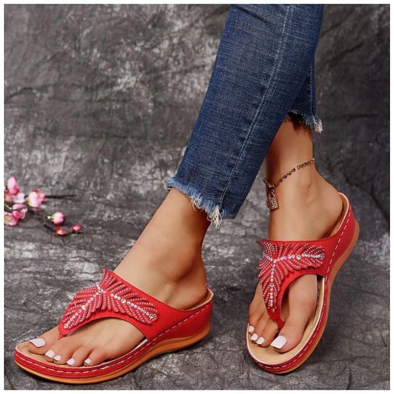 Wish dámské letní žabky s plochou podrážkou, nadměrné velikosti, ležérní a lehké, s kamínky, plážové, chladivé pantofle