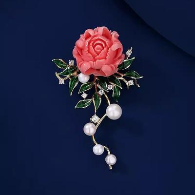 Nationale Farbe und natürlicher Duft Pfingstrosenbrosche Hochwertige, würdevolle und elegante Perlenbrosche für Damen, Anzug, Mantel, Emaille-Anstecknadel