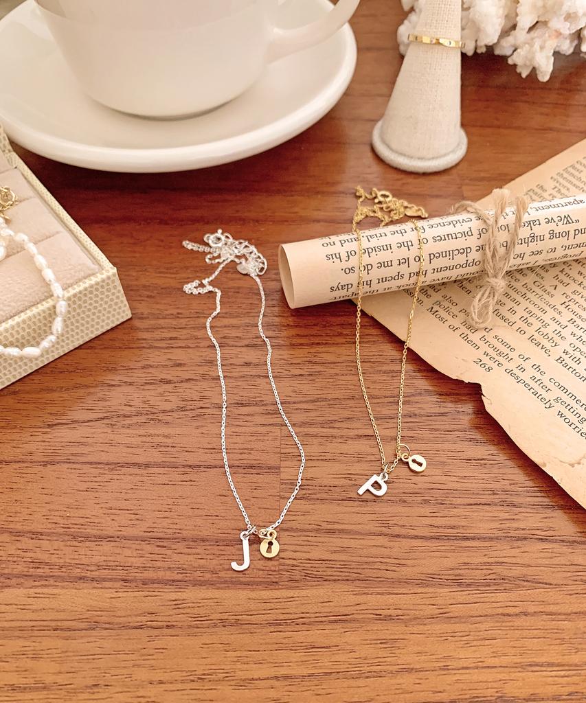 Code.H (Silver 925) Keyhole Initial Necklace
