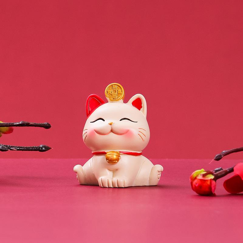 Lucky Cat Resin Desktop Ornament - Cute Cartoon Decoration for Office
