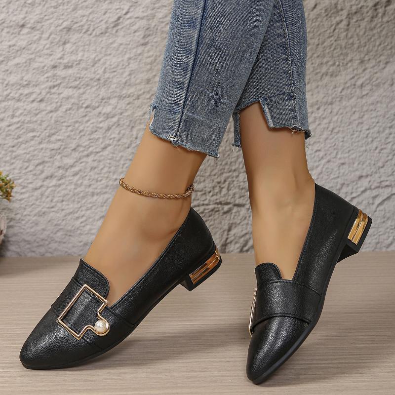 Women Casual Comfortable Flats Shoes 2026 Spring Summer New Outdoor Slip on Loafers Lightweight Pointed Lazy Sneakers Women