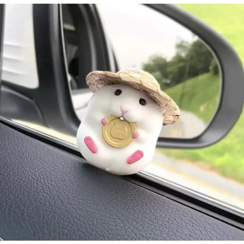 Niedlicher, kreativer Hamster mit Strohhut, Autodekoration, Auto-Innenausstattung, Armaturenbrett-Zubehör, Auto schmückt Auto-Ornament, dekoratives Dekor