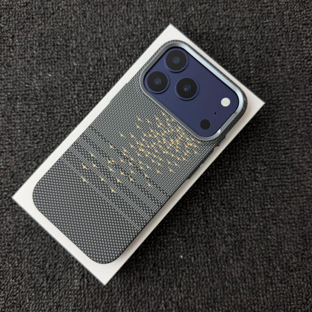 Floating light wave is suitable for iPhone17PROMAX Kevlar skin feeling magnetic mobile phone case Apple 16 premium feeling 15