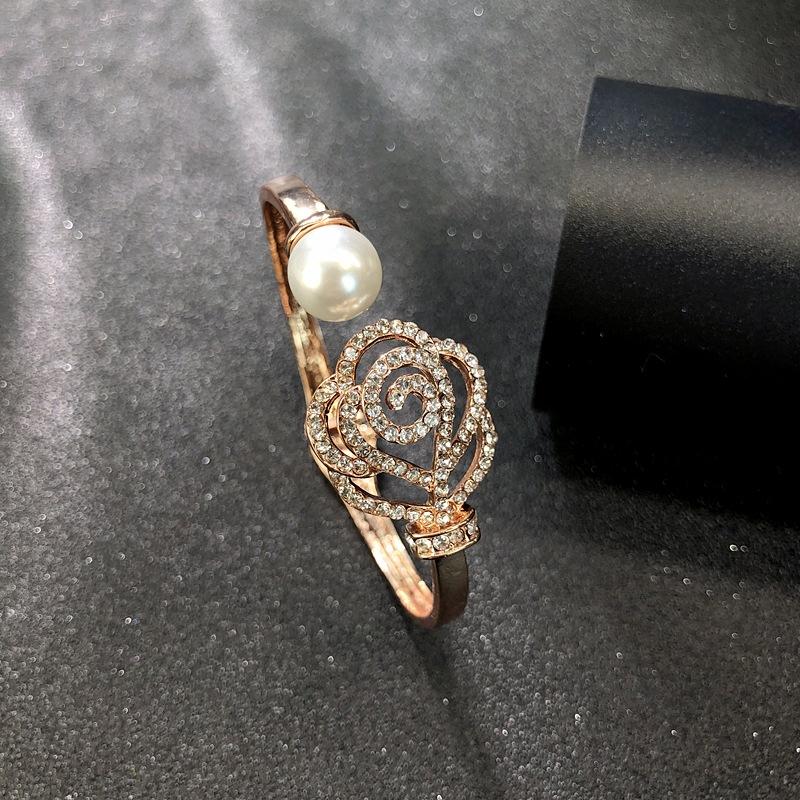 

Корейская версия модного титанового браслета из розового золота с цирконом, женственный, универсальный, с 18-каратным золотым покрытием и бриллиантами, хипстерская бижутерия