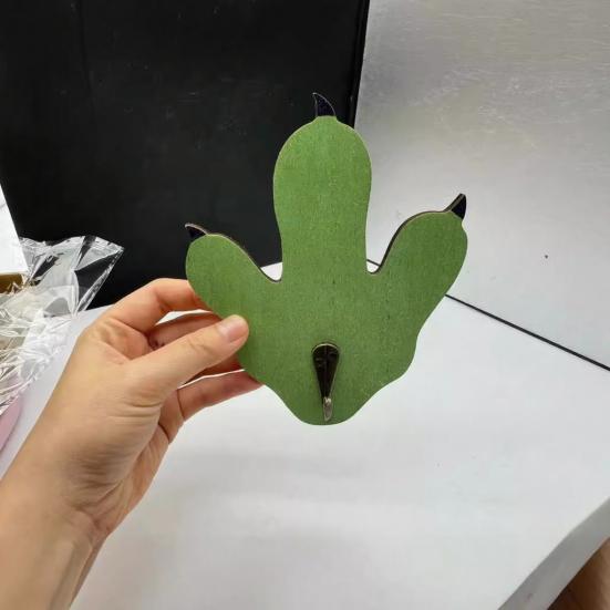 Wood Dinosaur Wall Hook, Retro Dinosaur Claw Shape, Easy Installation Coat Hanger for Kids Bedroom Entrance Hall Nursery