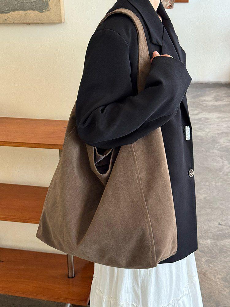 Korean Leopard Print Corduroy Tote: Women's Autumn/Winter Large Capacity Shoulder and Underarm Bag for Work and Commute