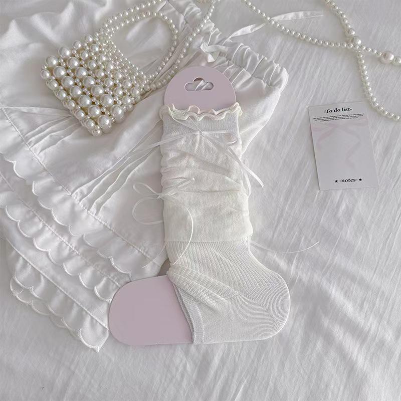 

White Ruffled Ballet-Style Ankle Socks with Knit Bow for Women – Korean Spring/Summer Trend One Size вершковий