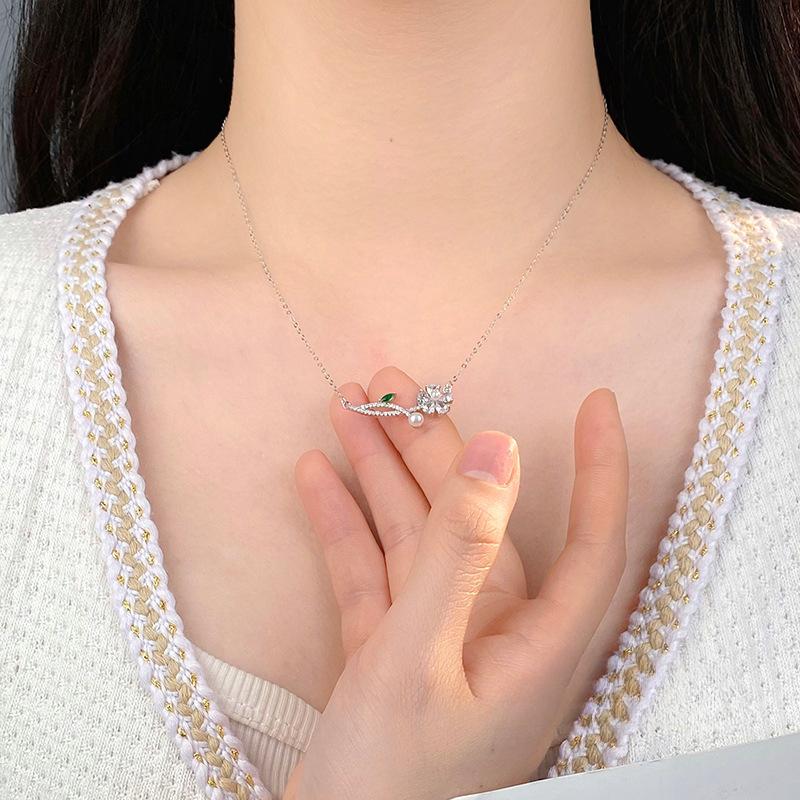 Versatile Flower Pearl Necklace Designed By Female Minority, Sweet Collar Chain Necklace Ornament