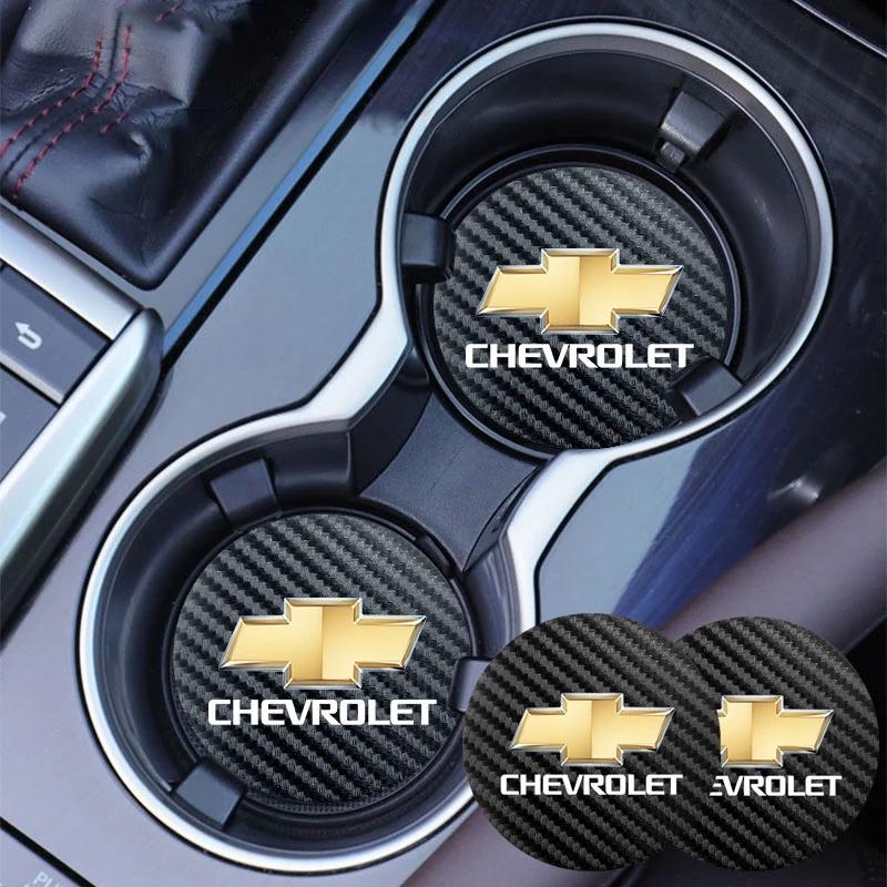 2 ks podložka pod hrnek z uhlíkových vláken do slotu na vodu v autě, protiskluzová, pro Chevrolet Cruze Sonic Silverado Trax Camaro Captiva Equinox Trailblazer SS