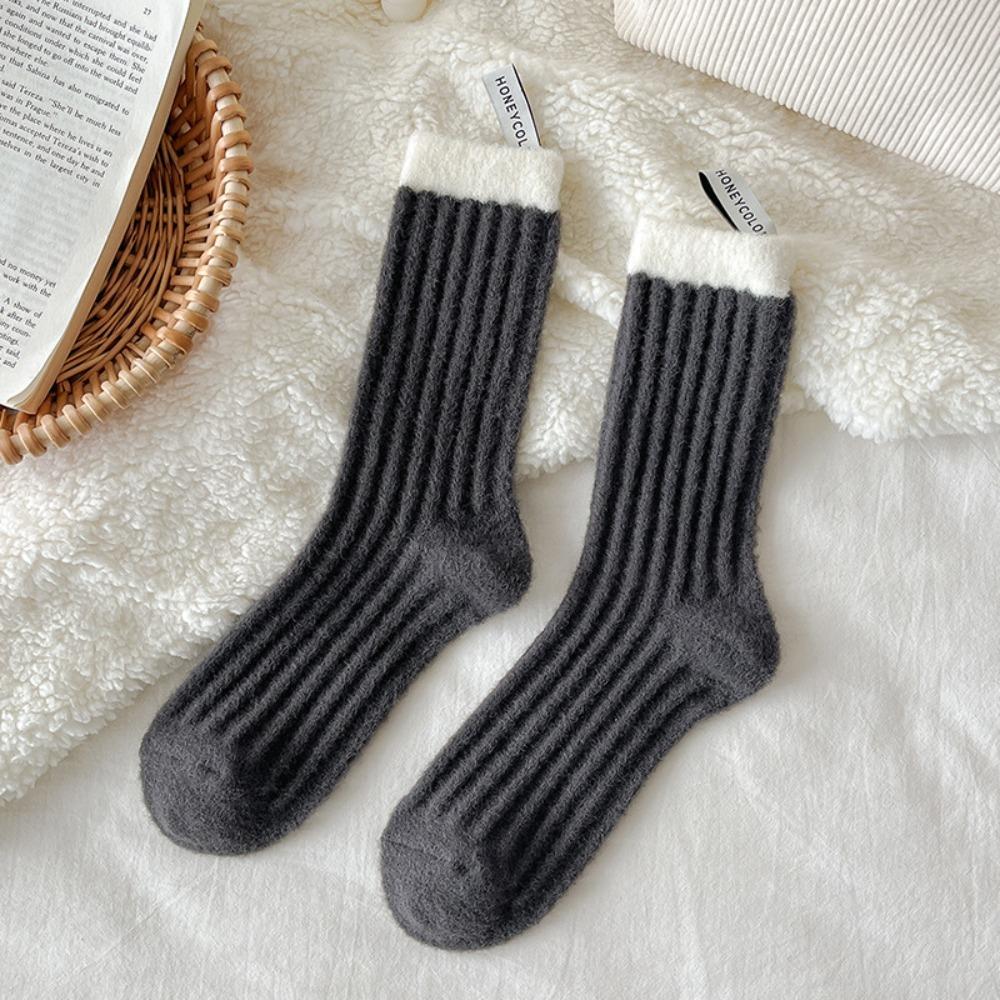 

Thicken Plush Winter Socks Fabric Label Sleeping Sock New Plush Socks Winter темно-сірий колір