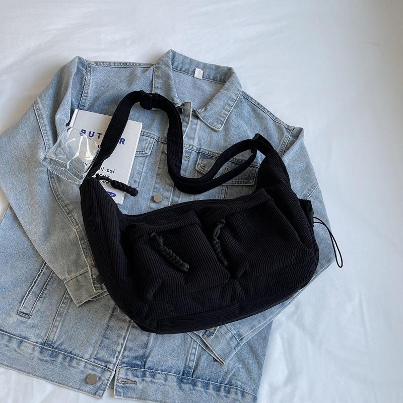 Large Capacity Shoulder Messenger Bag Women's Popular Winter New Casual Fashion Tote Bag Simple Commuter Korean Version Armpit Bag