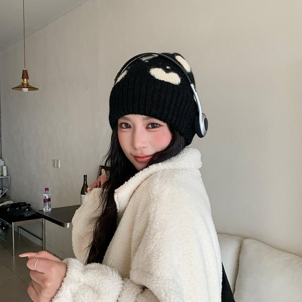 Polyester Knitted Beanie Hat Heart Pattern Earflap Beanie Daily Wear