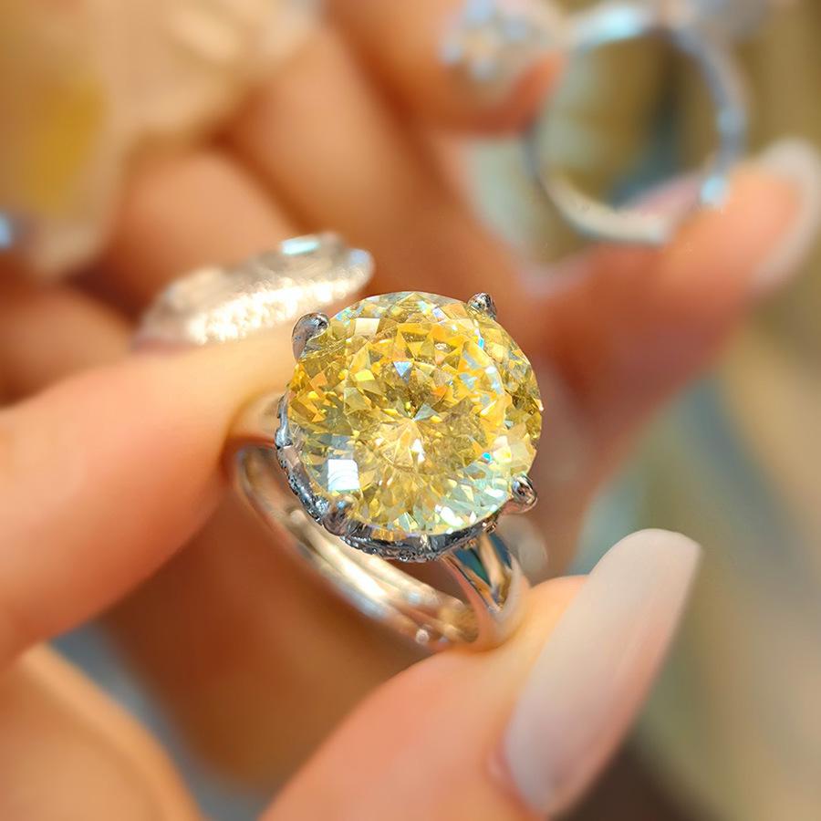 Кулон  Птичье гнездо  с бриллиантами высокой чистоты, Ожерелье с бриллиантами, Серьги-гвоздики  Цветная сокровищница , Кольцо с бриллиантом огранки  Звезда , Кольцо с бриллиантами, Установленными в розовые бриллианты, Женское