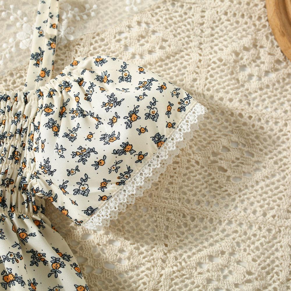 Sommer Neues Koreanisches Mädchen-Set mit floralen Schulterträgern und Bluse mit Puffärmeln und Shorts Zweiteiliges Set