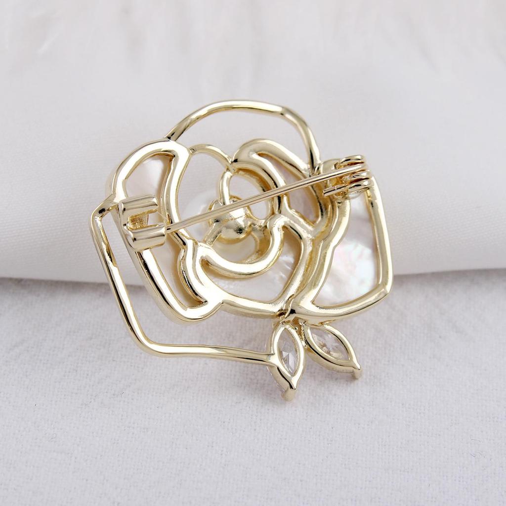 High-End Natural Shell Butterfly Camellia Pearl Brooch for Women