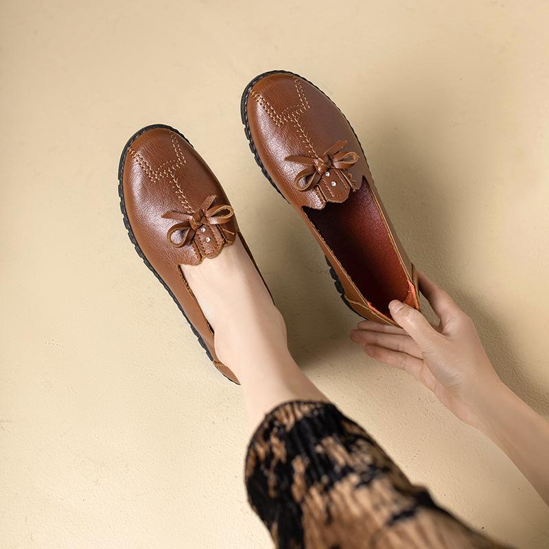 Autumn Shoes Low Top Solid Color Round Head Daily Mother Shoes Soft Leather Shoes