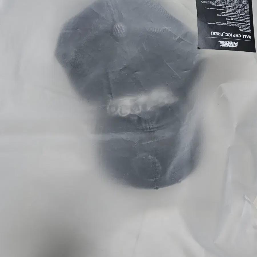 

Кепка-шапка Le Seraphim Peaches Collaboration Pop Up