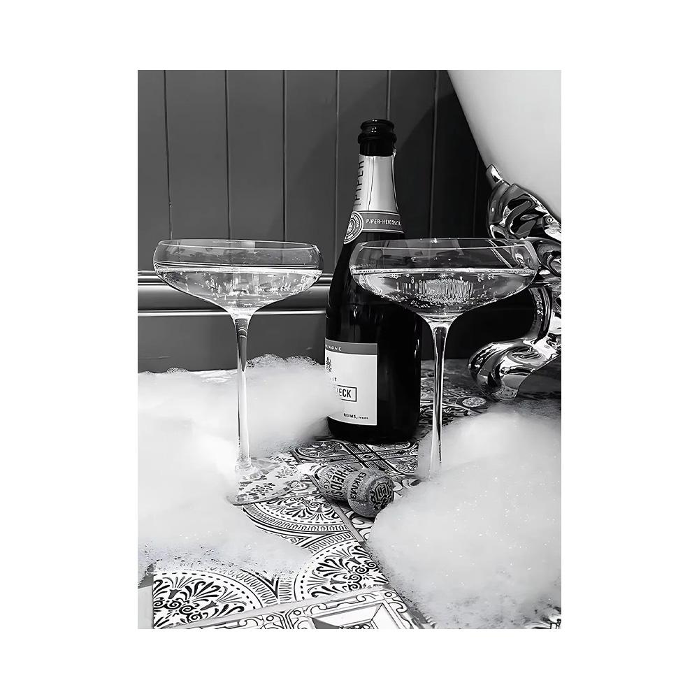 Modern Luxury Fashion Black White Art Heels Champagne Feminist Retro Poster Canvas Paintings Wall Art Pictures Home Decor