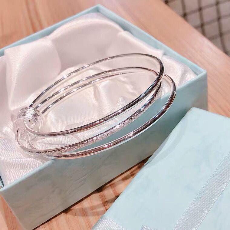 

Простой модный браслет Легкая роскошь Нишевый дизайн Молодежный браслет Три кольца Колокольчик Листья