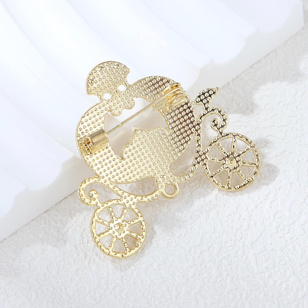 Lanhao Cinderella Pumpkin Car Rhinestone Brooch - Eco-Friendly Alloy, Fairy Tale Retro Pin for Women