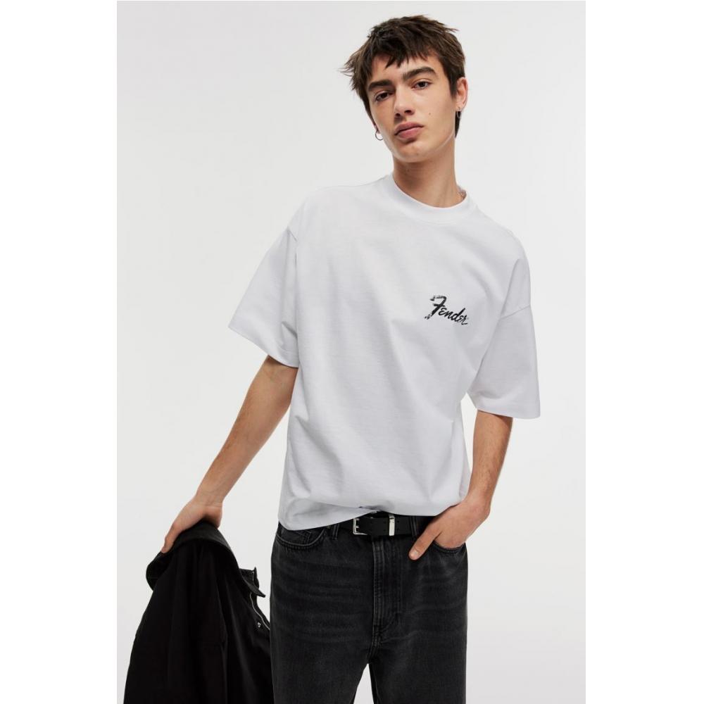 H M Oversized FiT T sHirT wHiTe Fender