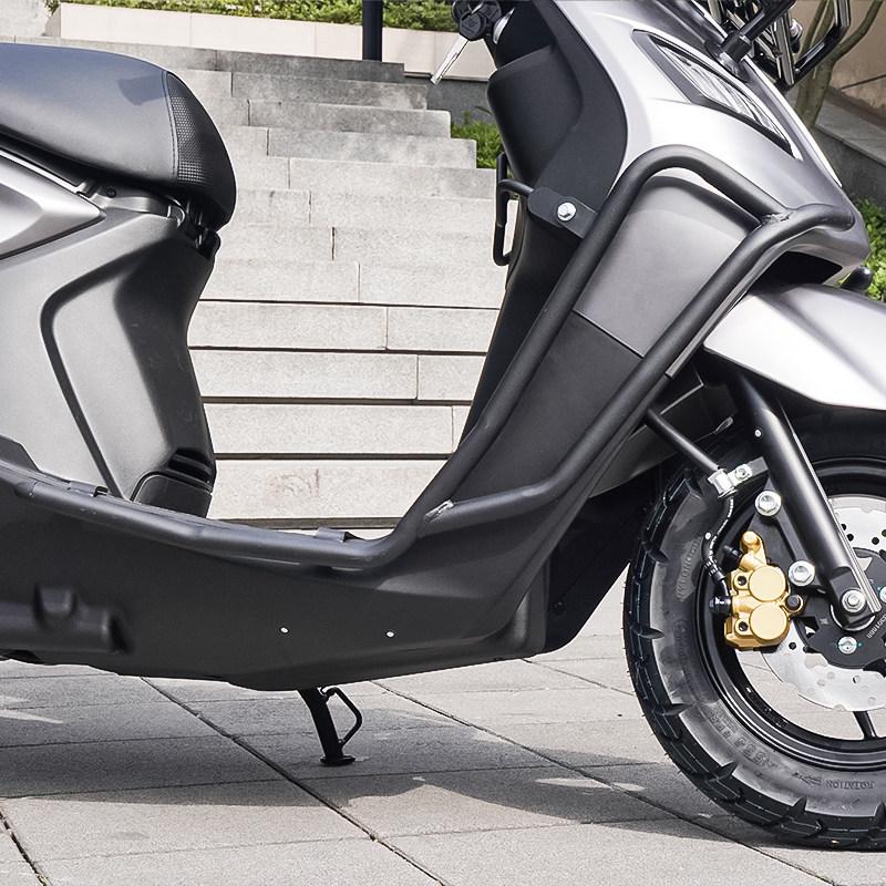 Qianjiang Qiaoyue 110 Front & Rear Bumper Guard, Exhaust Pipe Guard, Backrest, and Luggage Rack Accessories.