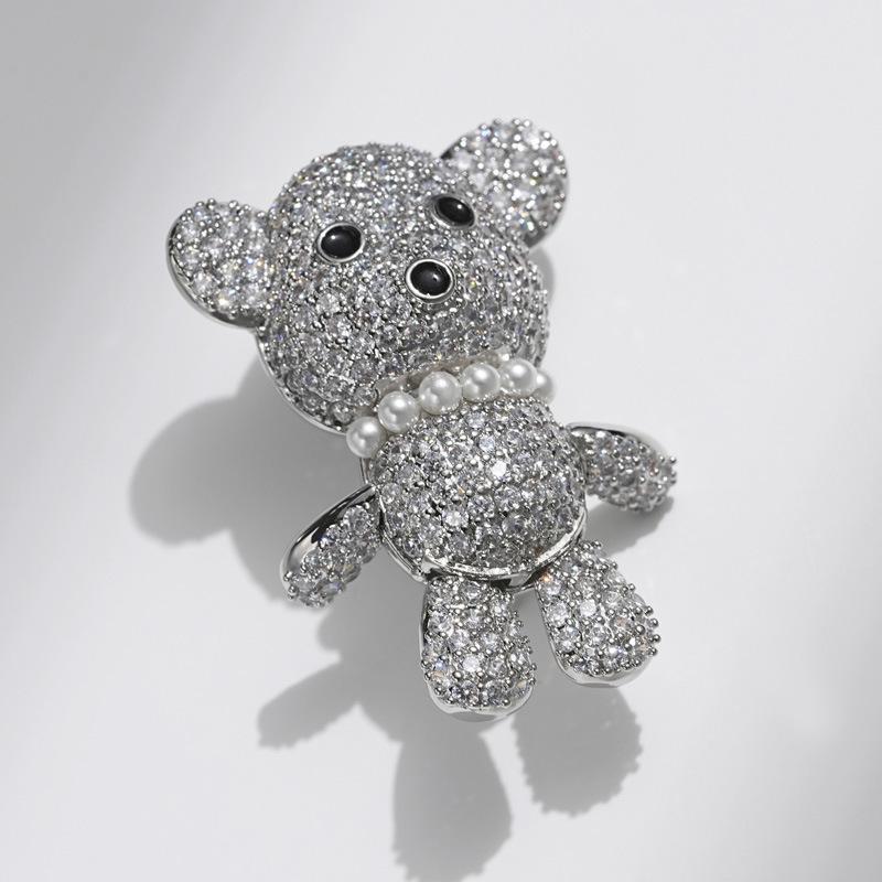 Bo Xin Yun High-end Cute Bear Brooch for Sweaters and Coats.