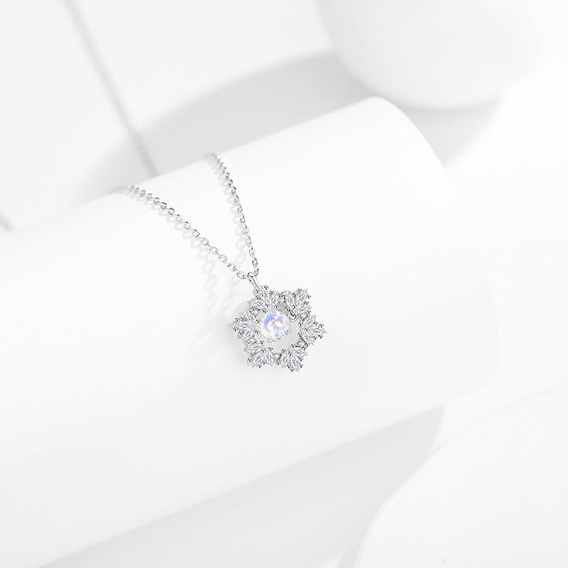 BaObAo 925 Silver Dynamic Snowflake Necklace - Women's Dreamy Versatile High-End Christmas Gift