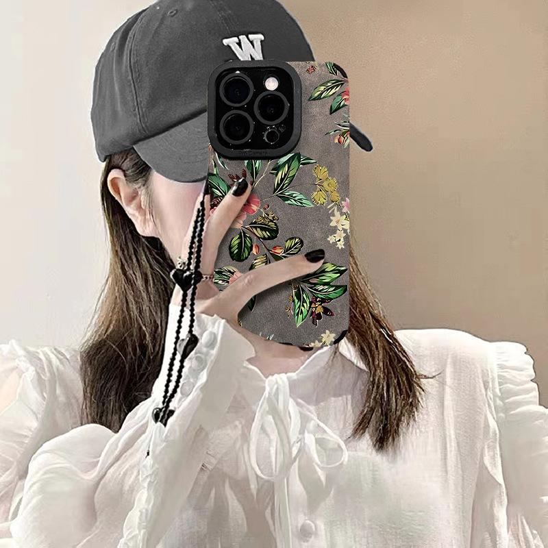 The Chinese-style Green Leaf Flower Chain Is Suitable for Apple 16pro Phone Cases with 15 Suede, 14 Fine-hole Anti-drop, and 13 Silicone 7/8