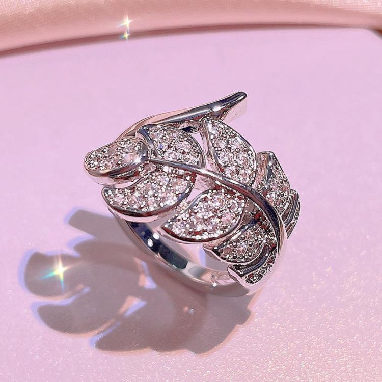 

Европейские и N микро бриллиантовые серьги ожерелье Love циркон кольцо девушка темперамент мода комплект из трех предметов