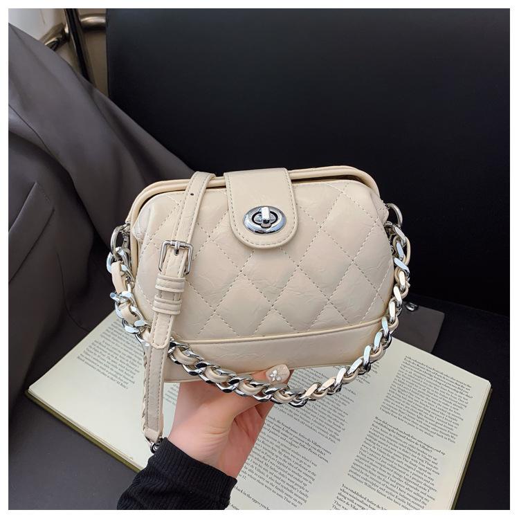 Xiaoxiang retro messenger small square bag women's spring new fashion niche diamond chain handbag