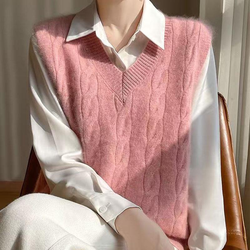2025 Women's Early Winter V-Neck Cable Knit Sleeveless Wool Vest with Shoulder Pads