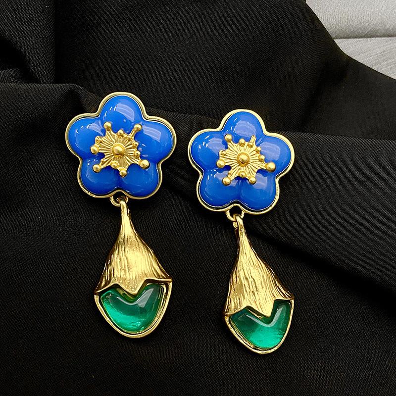 Pre-Owned Blue Flower Retro Dangle Earrings for Women - Elegant Water Drop Petal Design
