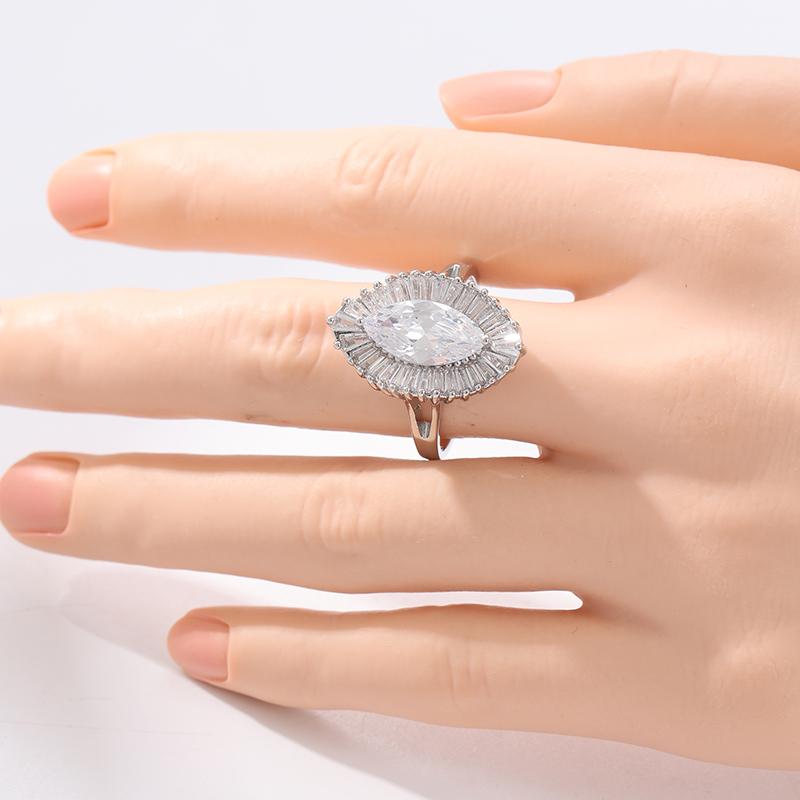 Fashion Sparkling Design Full Synthetic Zirconia Eye Shaped Ring for Women's Elegant Classic Banquet Wedding Engagement Jewelry