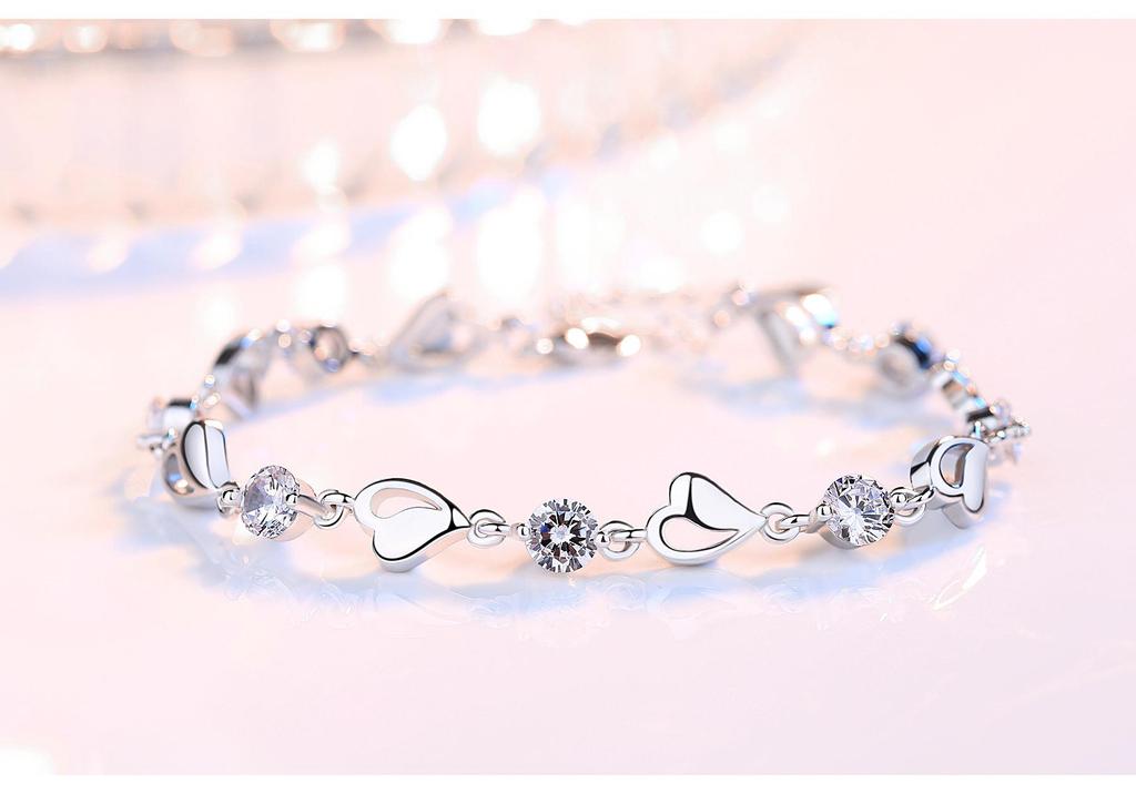 Elegant Starry Heart Women's Bracelet - Luxury Chain for Best Friends