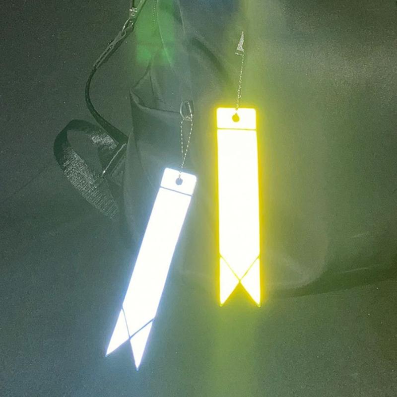 Safe Reflector Pendants Lightweight Portable Reflector with Chains for Children