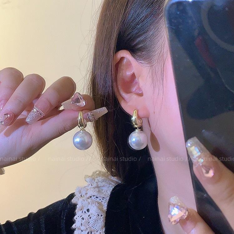 New French Pearl Earrings Retro Celebrity Earrings Women's Silver Needle Temperament Stud Earrings