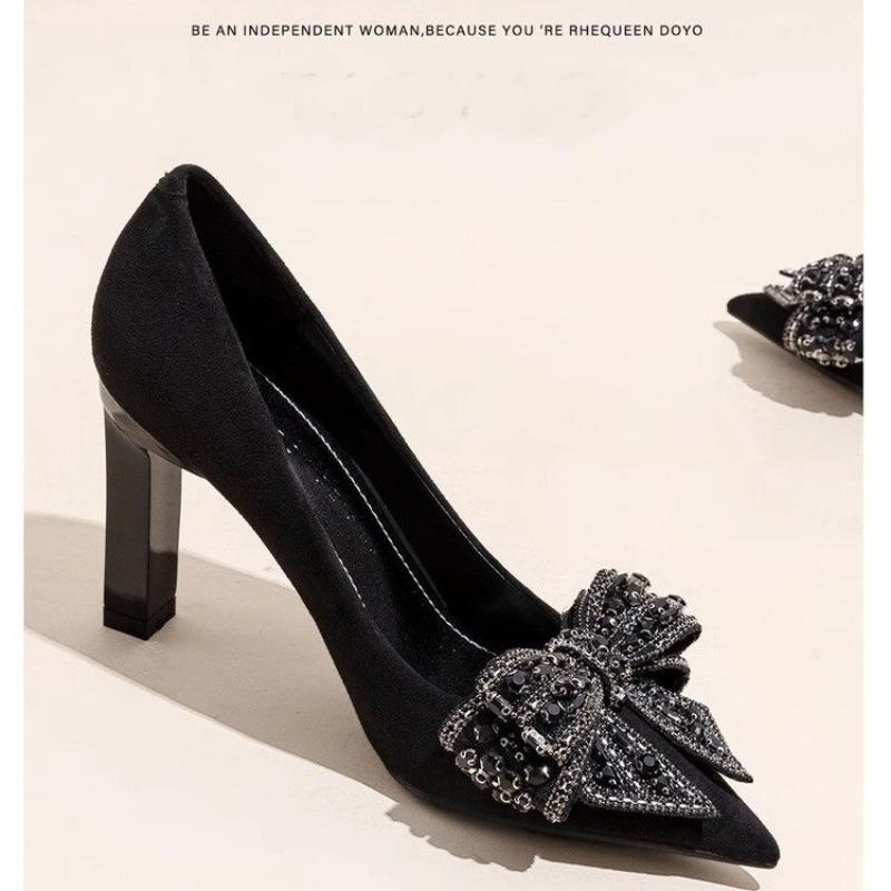 Modische schwarze High Heels mit spitzer Zehenpartie, Damen-Oberbekleidung mit Strassschleife, Arbeitsschuhe, 2025 neue vielseitige Pendler-Einzelschuhe