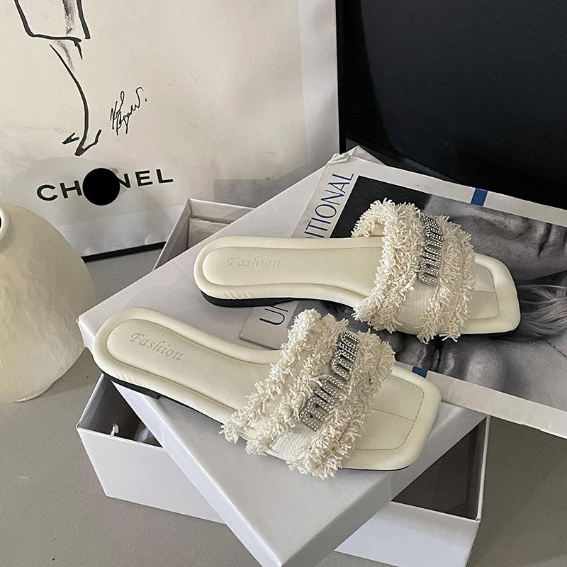 French Small Fragrant Style Slippers Women's Summer Wear New Internet Celebrity Fashion Rhinestone Flat Bottom Beach Sandals