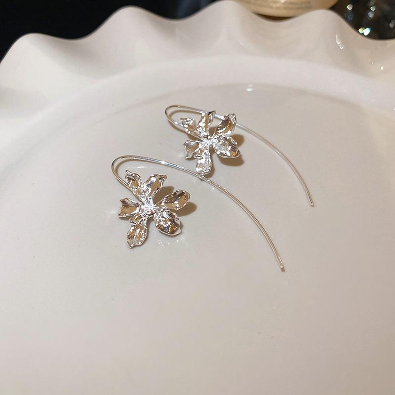 New French Iris Flower Earrings Light Luxury Niche Elegant Temperament Earrings Fashion High-end Earrings Women