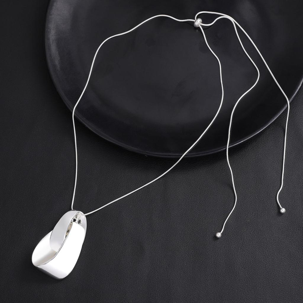 Irregular Circular Pendant for Men and Women Fashionable Versatile Necklace