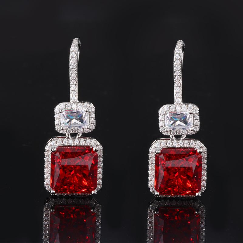 

Jewelry Copper Bottom Gold-Plated High Carbon Diamond Ice Flower Cut Stud Earrings, Earrings, Female Lead Stone 10 * 10