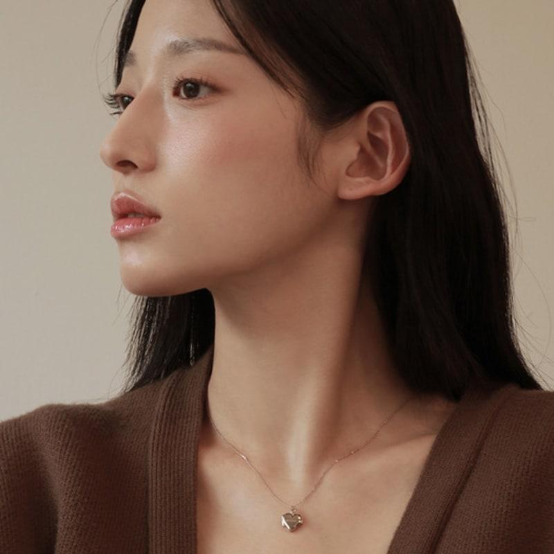 Less is more Silver Heart Necklace