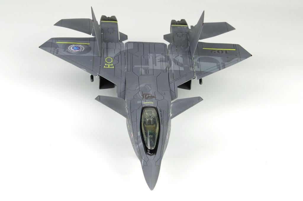 PLATZ Combat Fairy Yukikaze FFR-31 Silpheed with AAM-V/VII Missiles 1/72 Scale Unpainted Multi-Material Kit X-19 (Airplane)