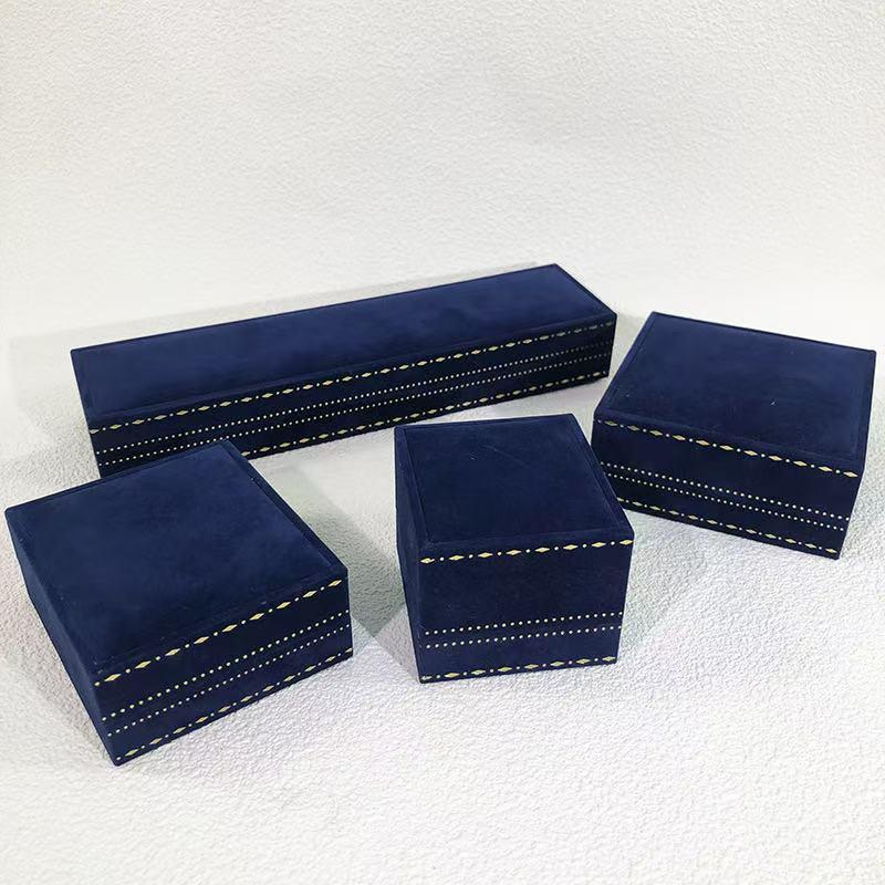 Elegant Velvet Jewelry Box for Rings, Pendants, Bracelets & Bangles