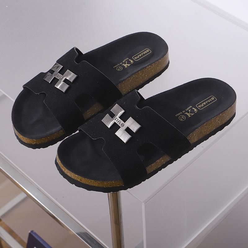 

Летние тапочки 2025 года, лоферы на мягкой подошве, цельнолитые, тапочки на одно слово, европейские и американские большие размеры, женская универсальная обувь на один шаг 42 чёрный