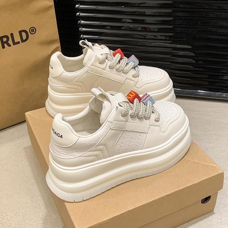 Suction film sole leather little white shoes women's 2025 spring new platform sports board shoes casual women's shoes versatile shoes children