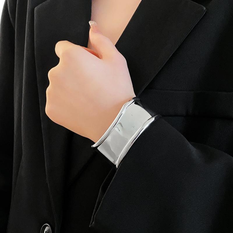 Cold Style Metal Irregular Opening Bracelet, Niche High-end Bracelet, Exaggerated European and American Bracelet