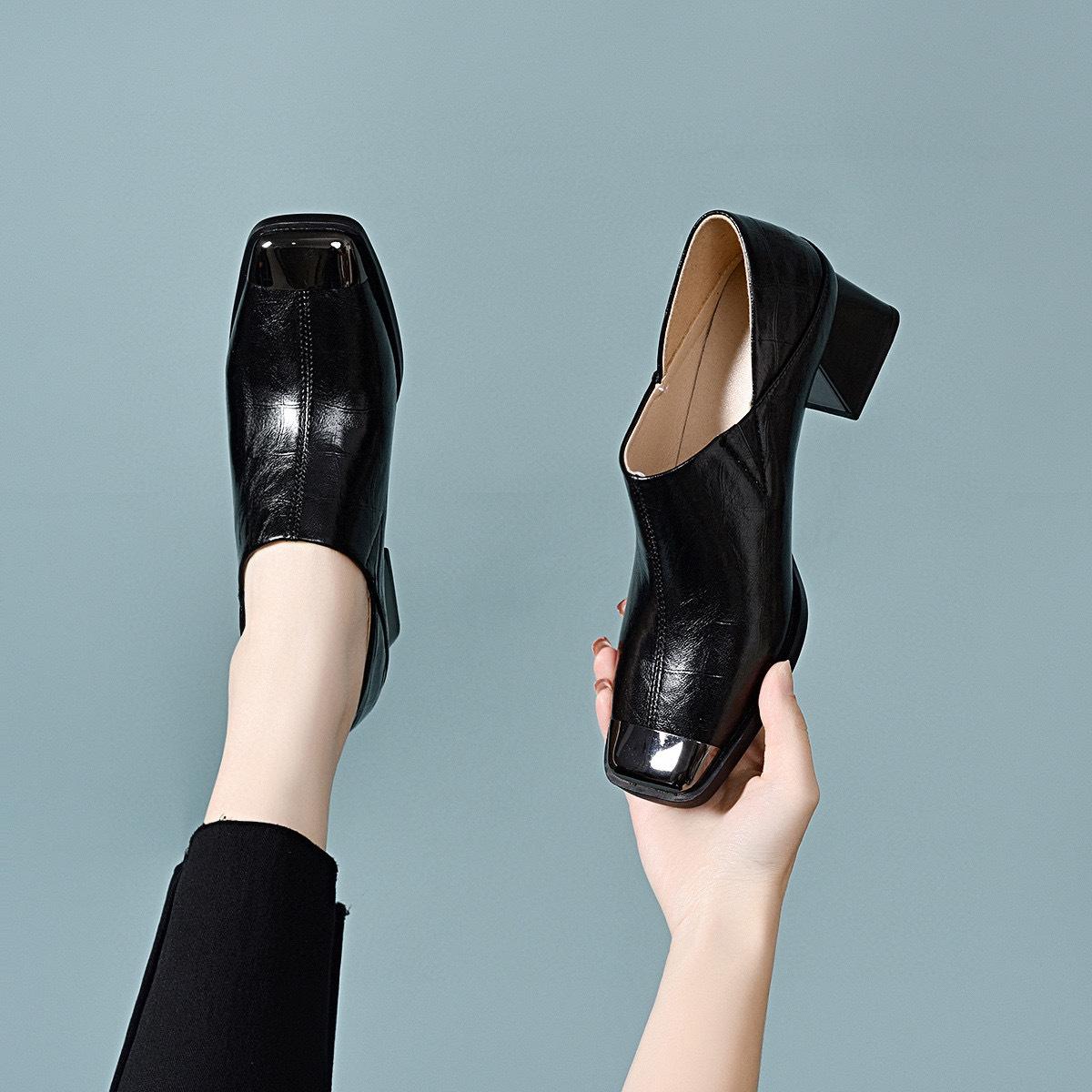 

Французский темперамент одинарная обувь женская 2025 весна новая железная сумка голова квадратный носок глубокий вырез женская обувь одна обувь две носки женские туфли на высоком каблуке 34